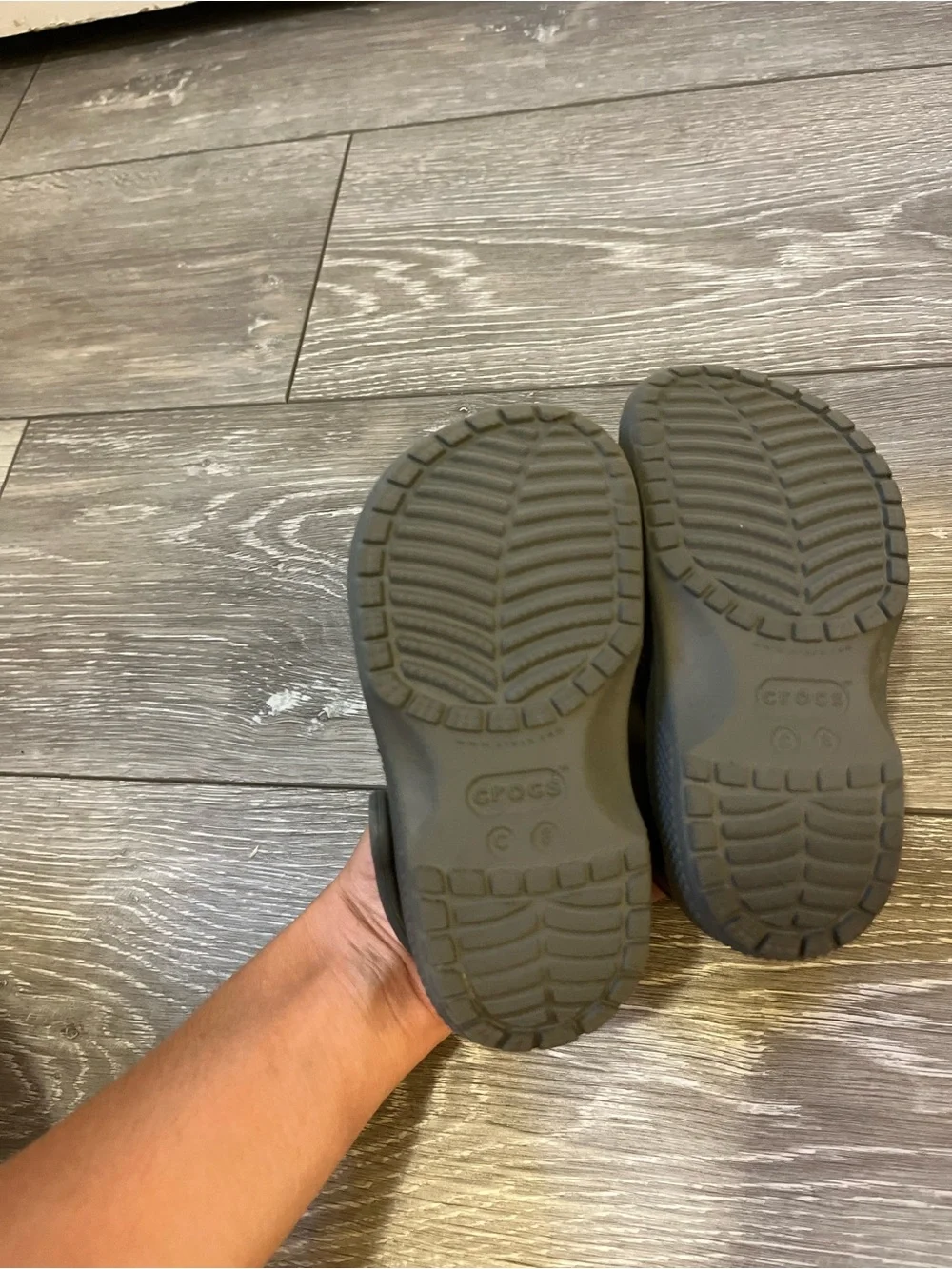 Toddler Boy’s Gray Crocs with MLB Size 8